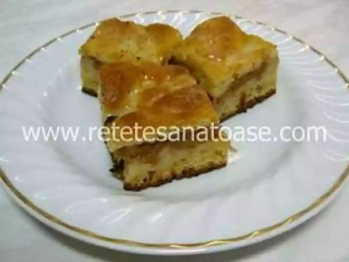 Placinta de mere in aluat pufos - poza 3