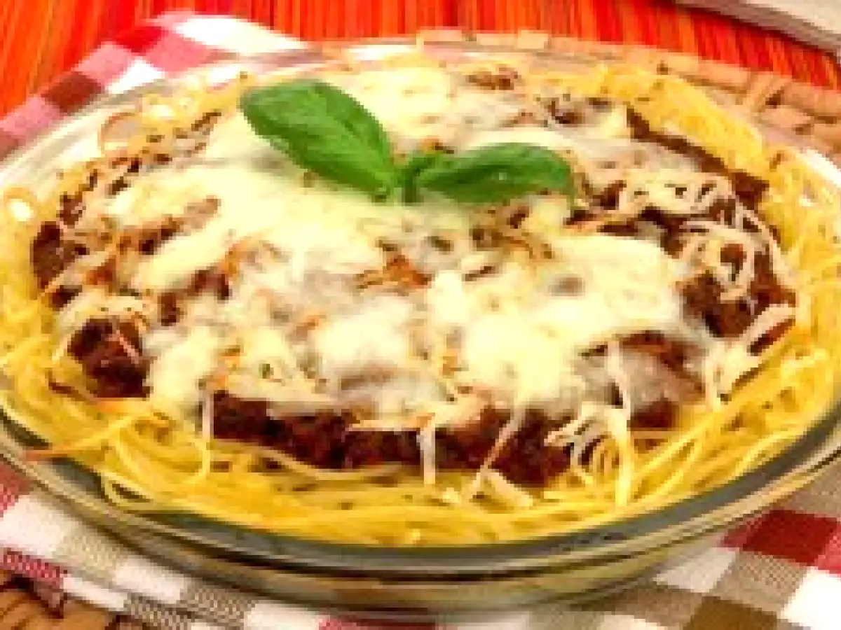 Placinta de spaghete cu carne