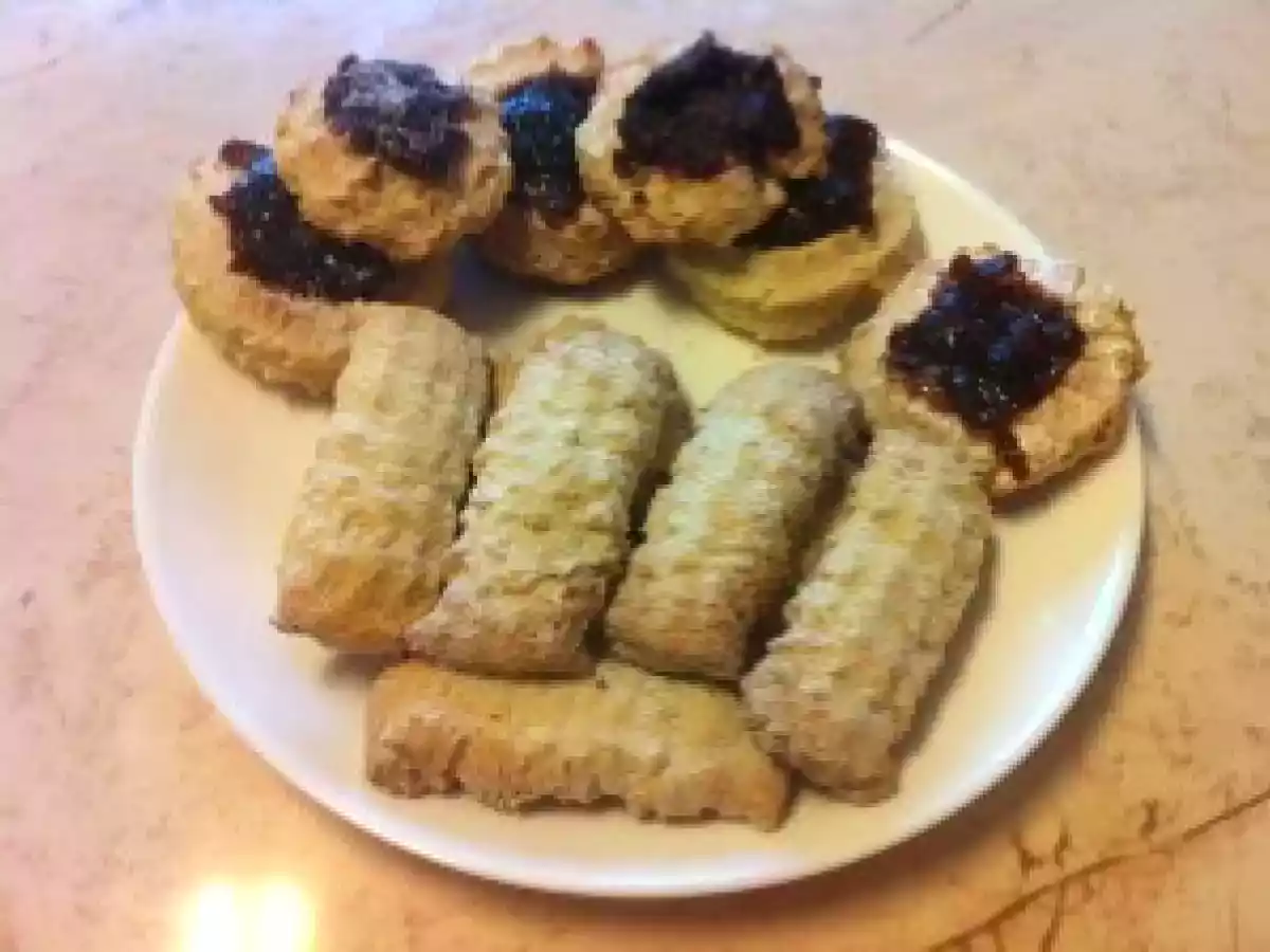 ?Placinta prin masina? sau ?Biscuiti de casa?