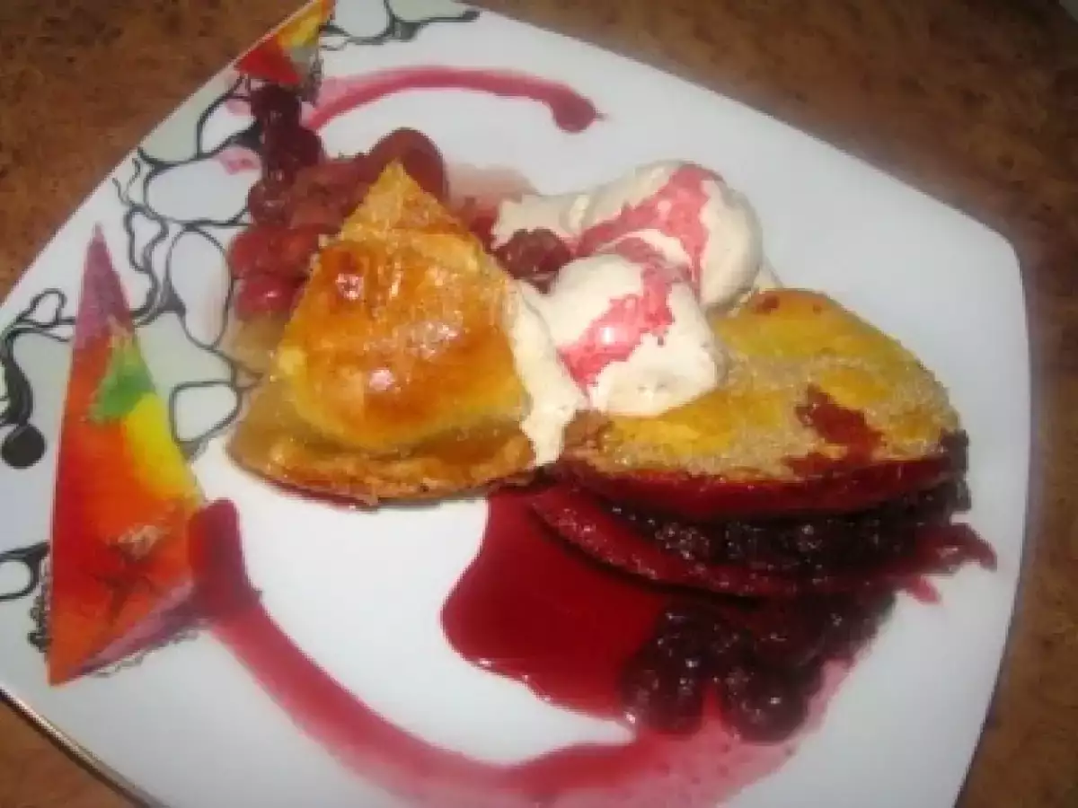 Placinte crocante cu cirese si visine