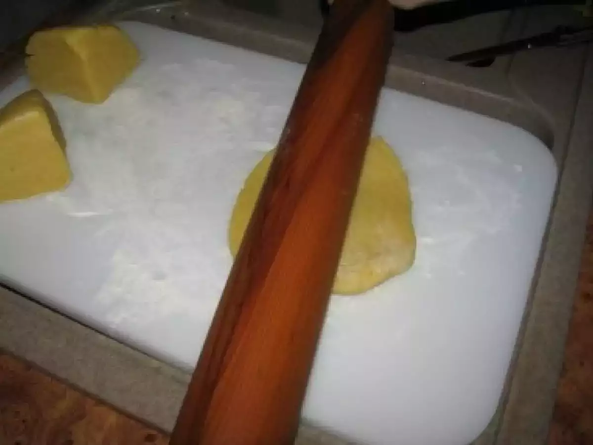 Placinte crocante cu cirese si visine - poza 7