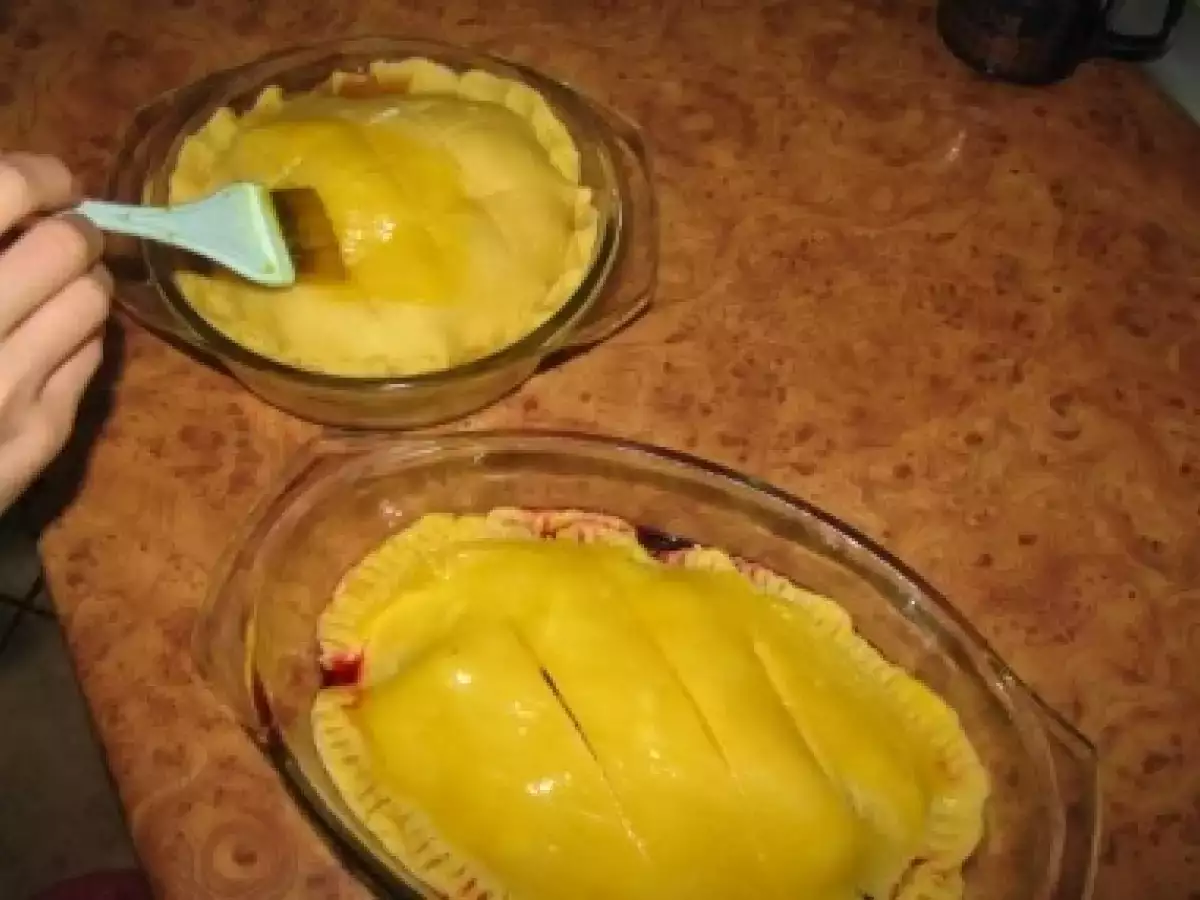 Placinte crocante cu cirese si visine - poza 9