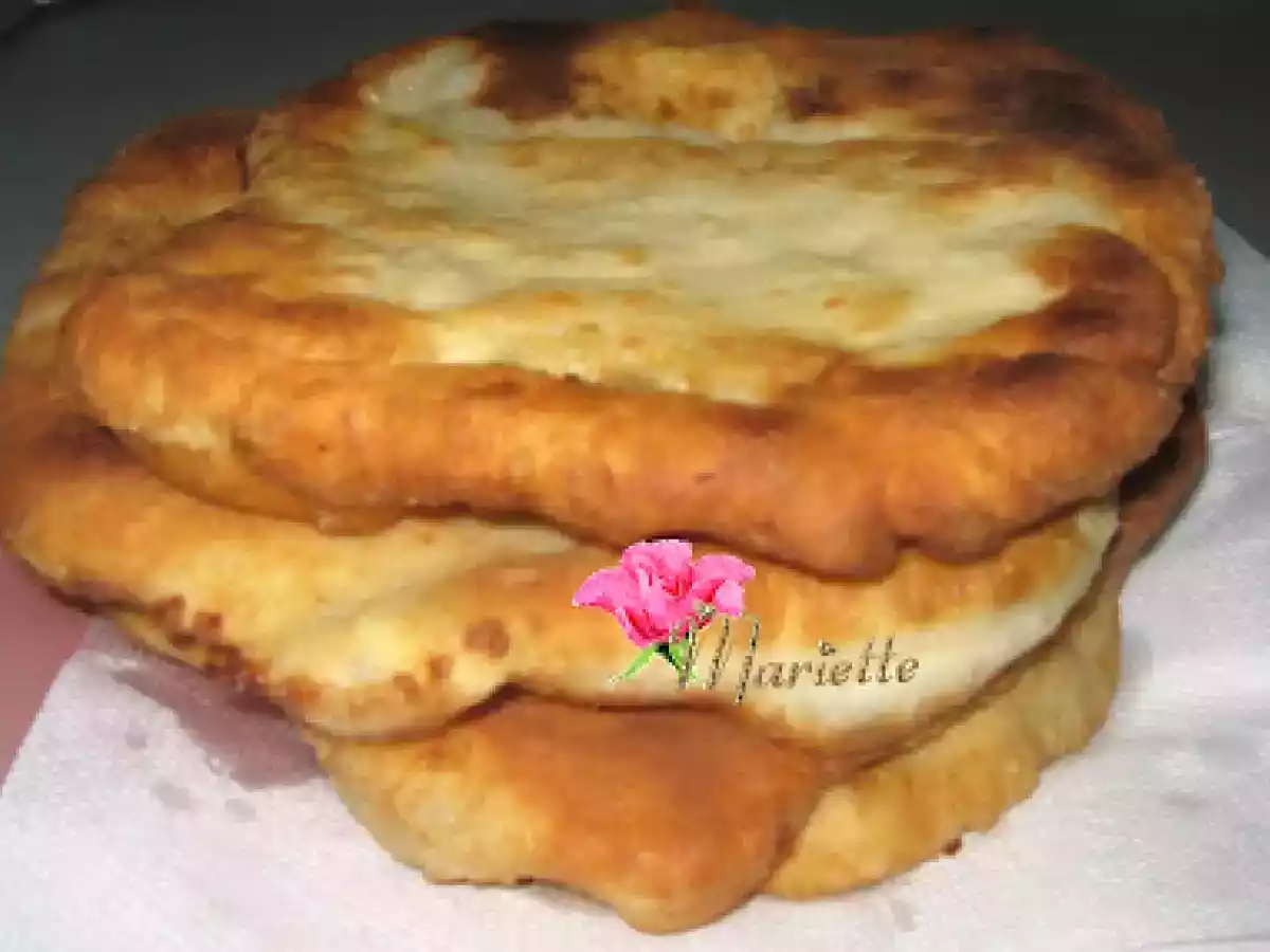 Placinte cu branza et lipie