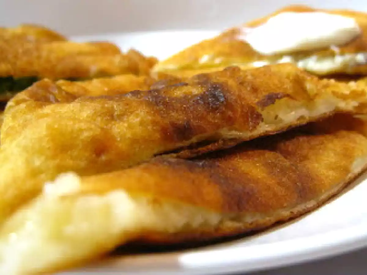 Placinte cu branza/varza/ceapa si marar/cartofi