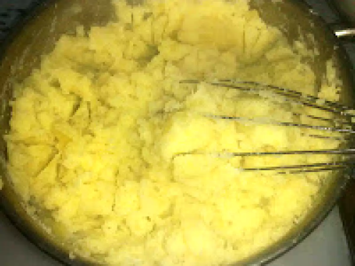 Placinte de cartofi cu bacon si branza - poza 3