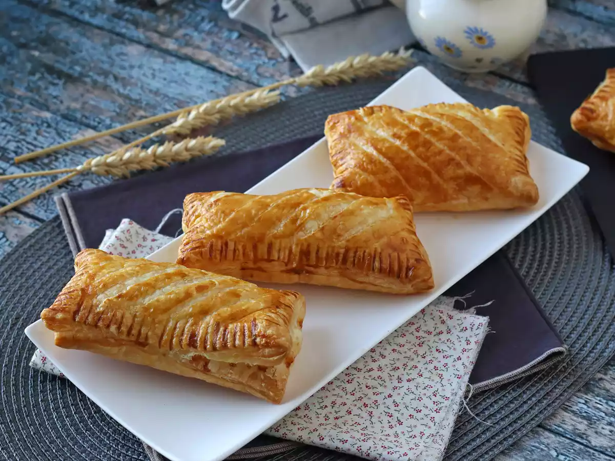 Plăcinte din foitaj cu brânză: o rețetă super ușoară și delicioasă - poza 3