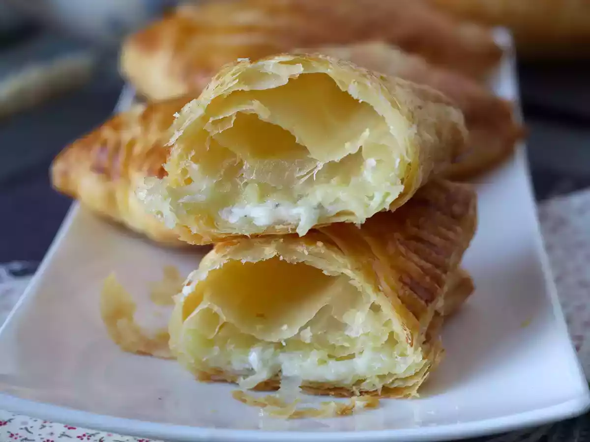 Plăcinte din foitaj cu brânză: o rețetă super ușoară și delicioasă - poza 4