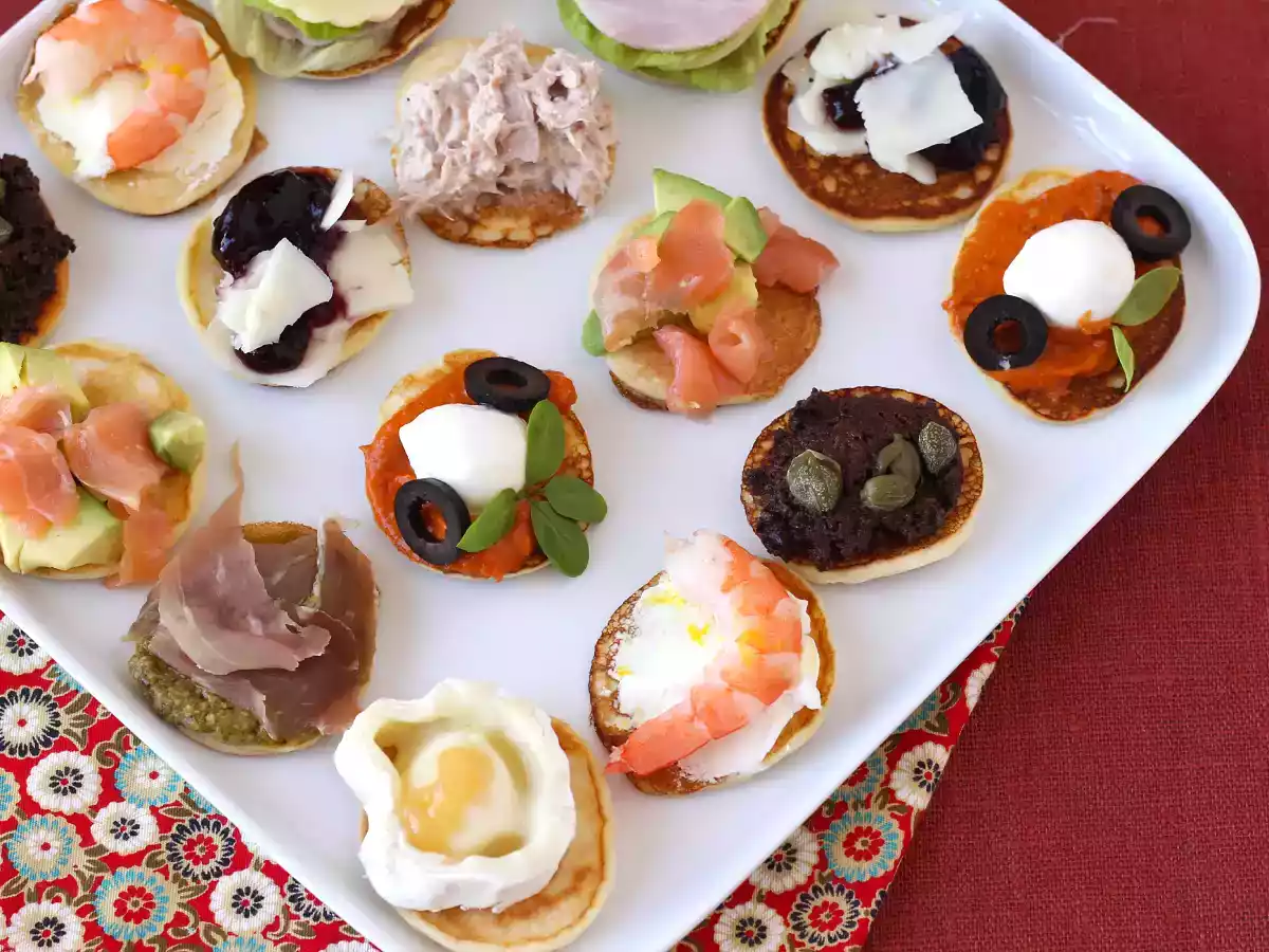 Platou cu blini, aperitivul variat perfect pentru petreceri - poza 4