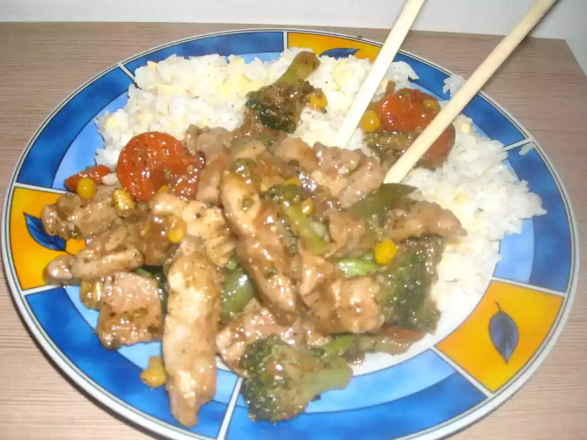 Porc chinezesc si orez cu ou