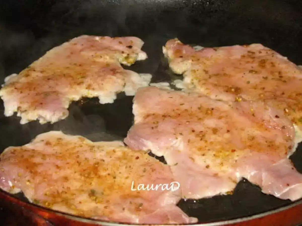 Porc cu fructe si piure cu ceapa verde - poza 5