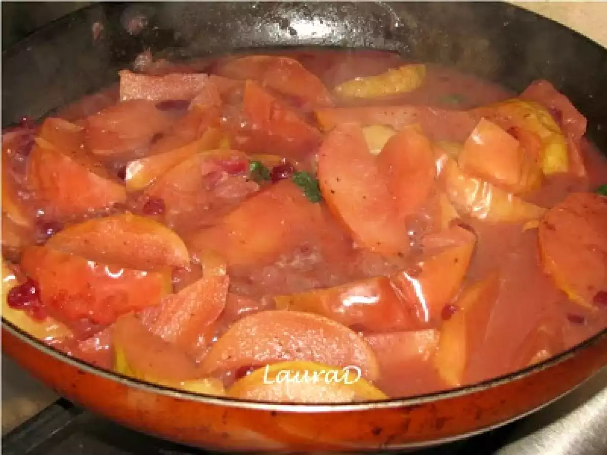 Porc cu fructe si piure cu ceapa verde - poza 7