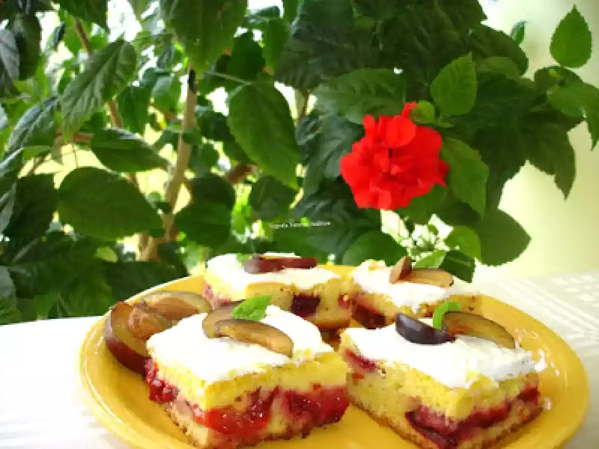 Prajitura acrisoara cu prune si bezea - poza 3