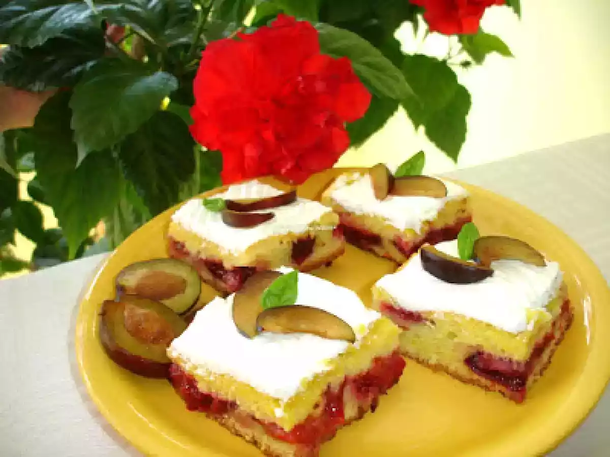 Prajitura acrisoara cu prune si bezea - poza 4