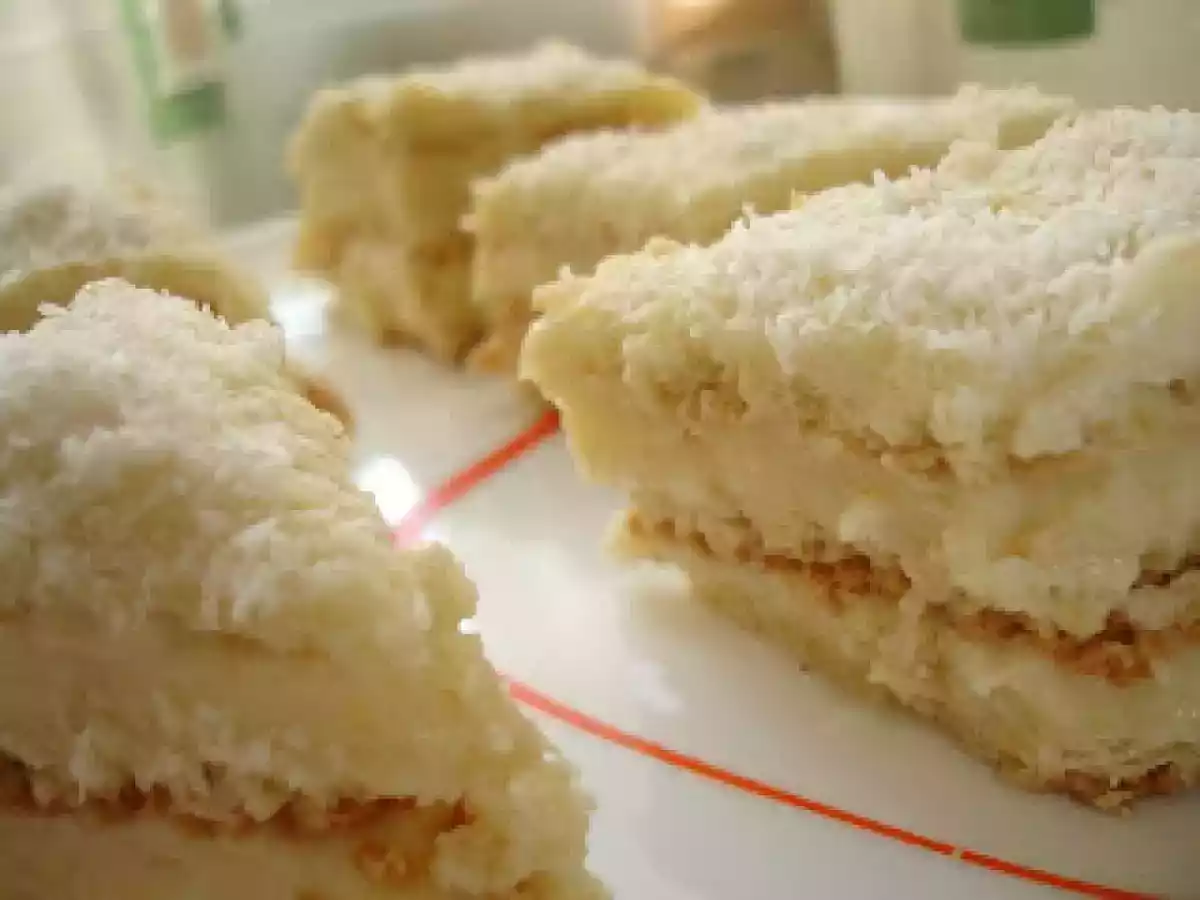 Prajitura Alba Ca Zapada Super Cremoasa - poza 2