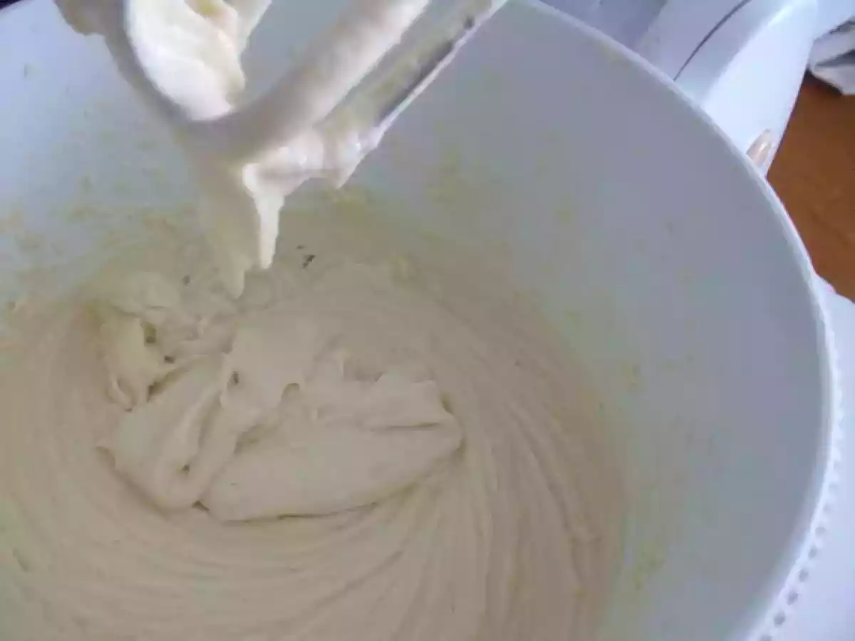 Prajitura cu afine si crema de branza - poza 8