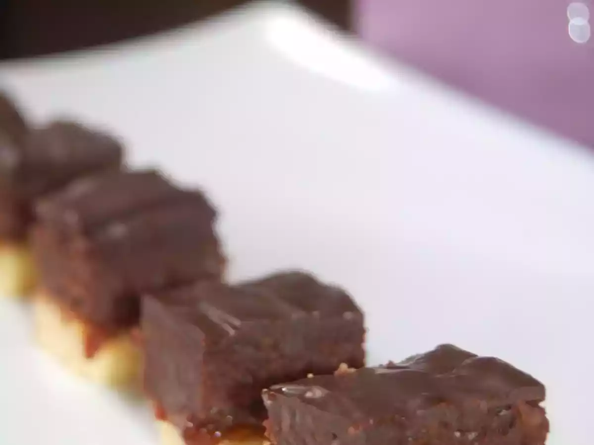 Prajitura cu biscuiti si gem - poza 2