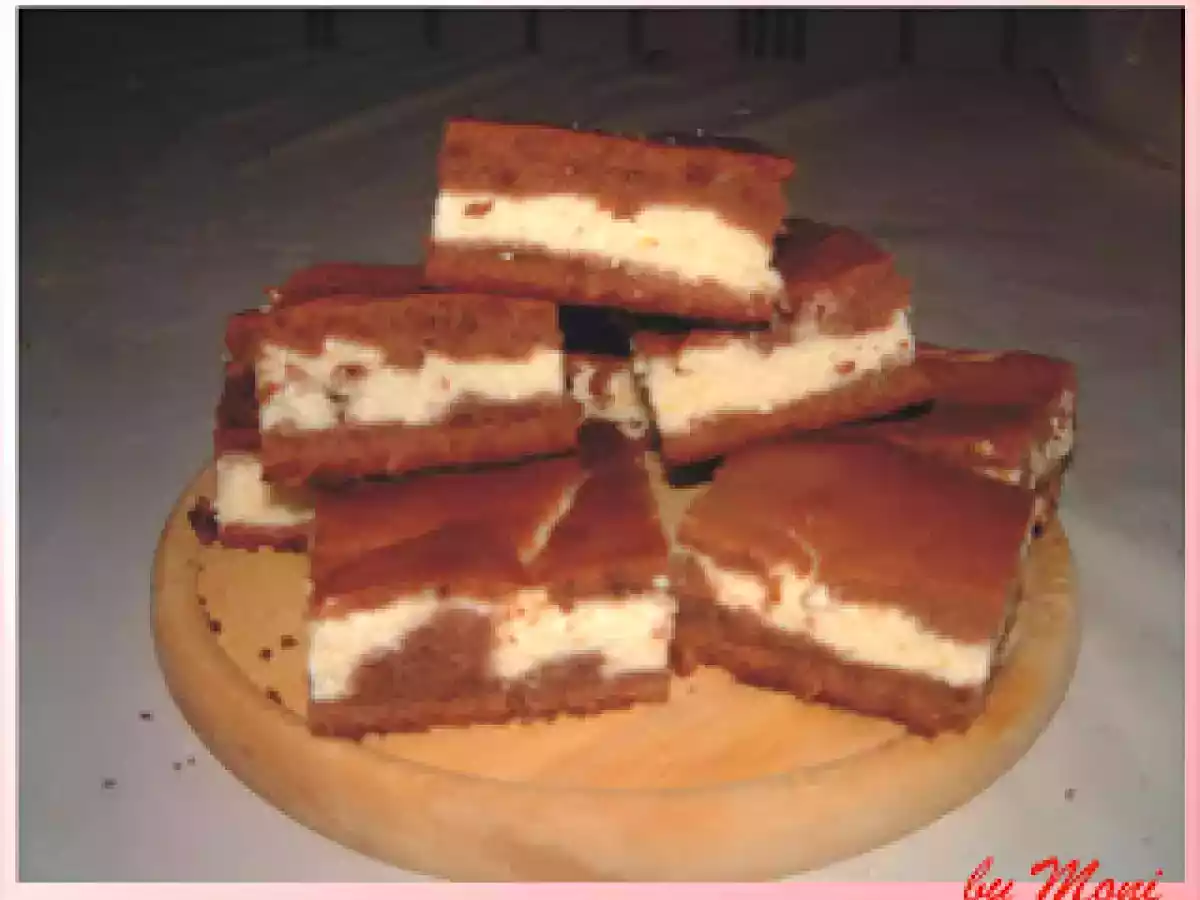 PRAJITURA CU BRANZA BICOLORA