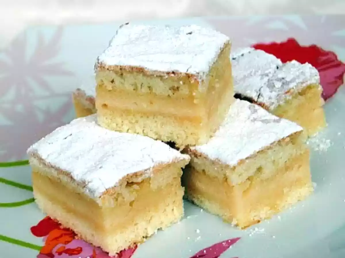 Prajitura cu branza cu foaie turnata