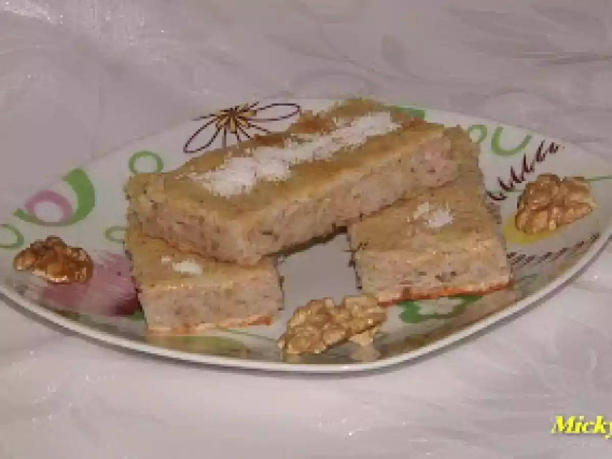 Prajitura cu branza de vaci si nuca