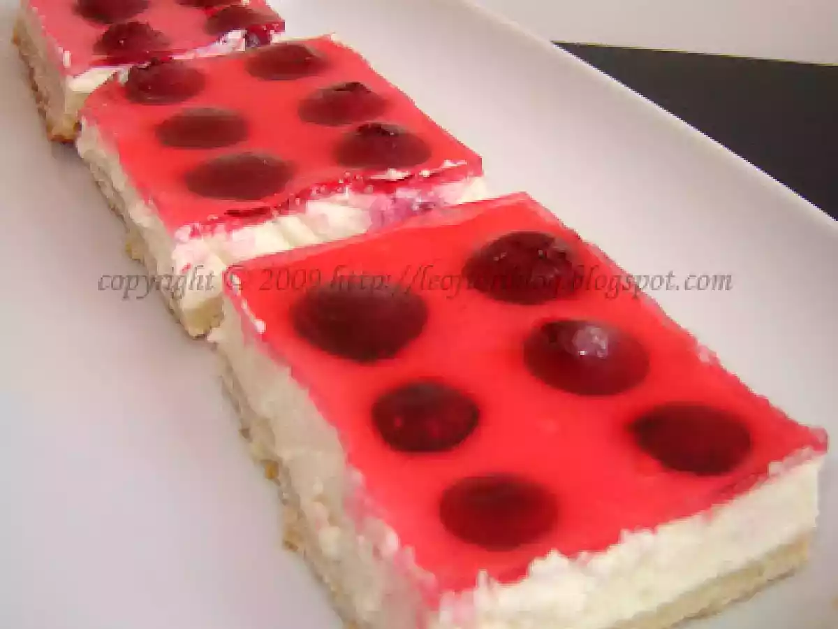 Prajitura cu branza dulce si visine