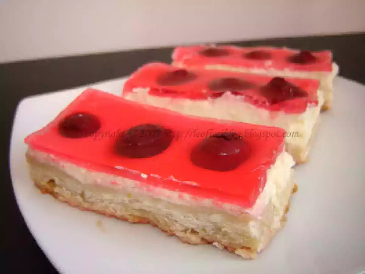 Prajitura cu branza dulce si visine - poza 2