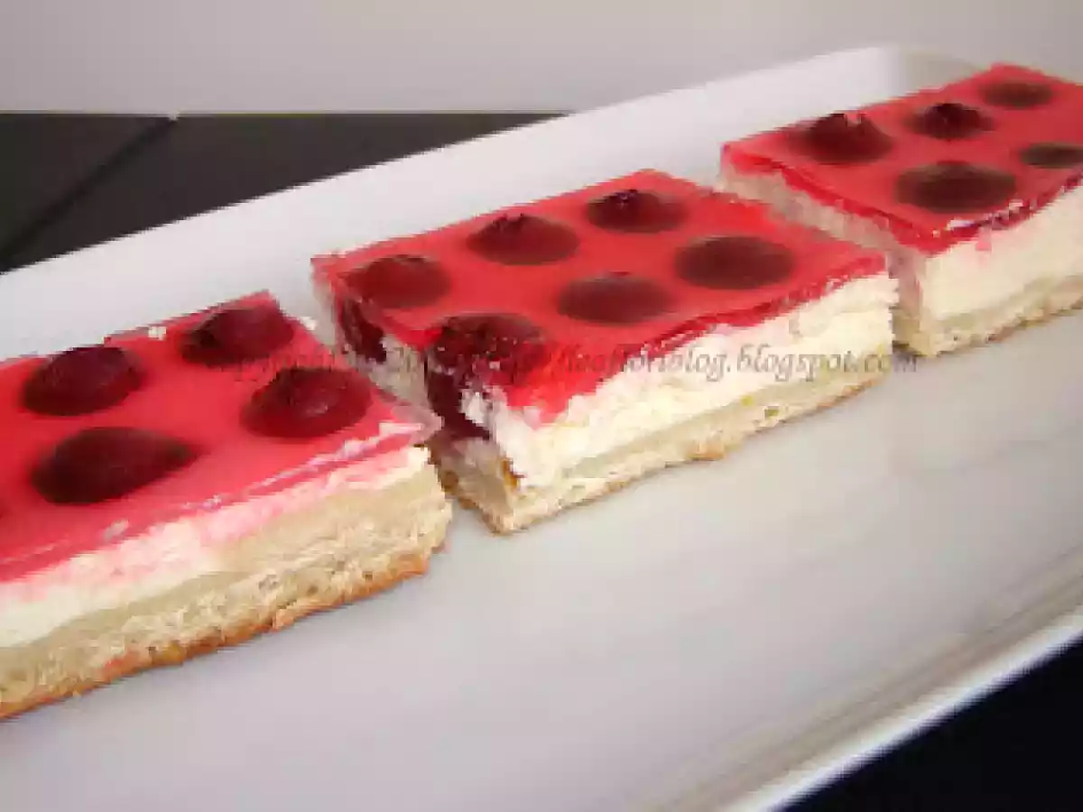 Prajitura cu branza dulce si visine - poza 6