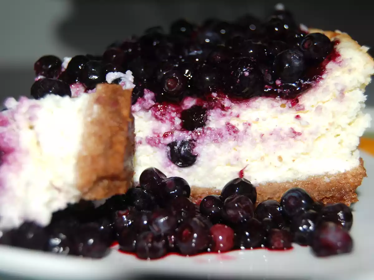 Prajitura cu branza si afine