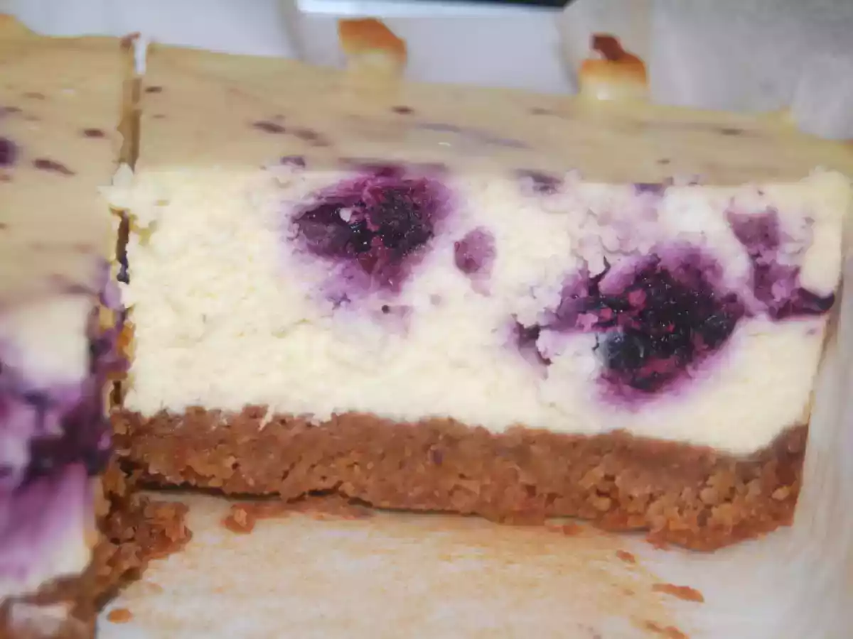 Prajitura cu branza si afine - poza 2