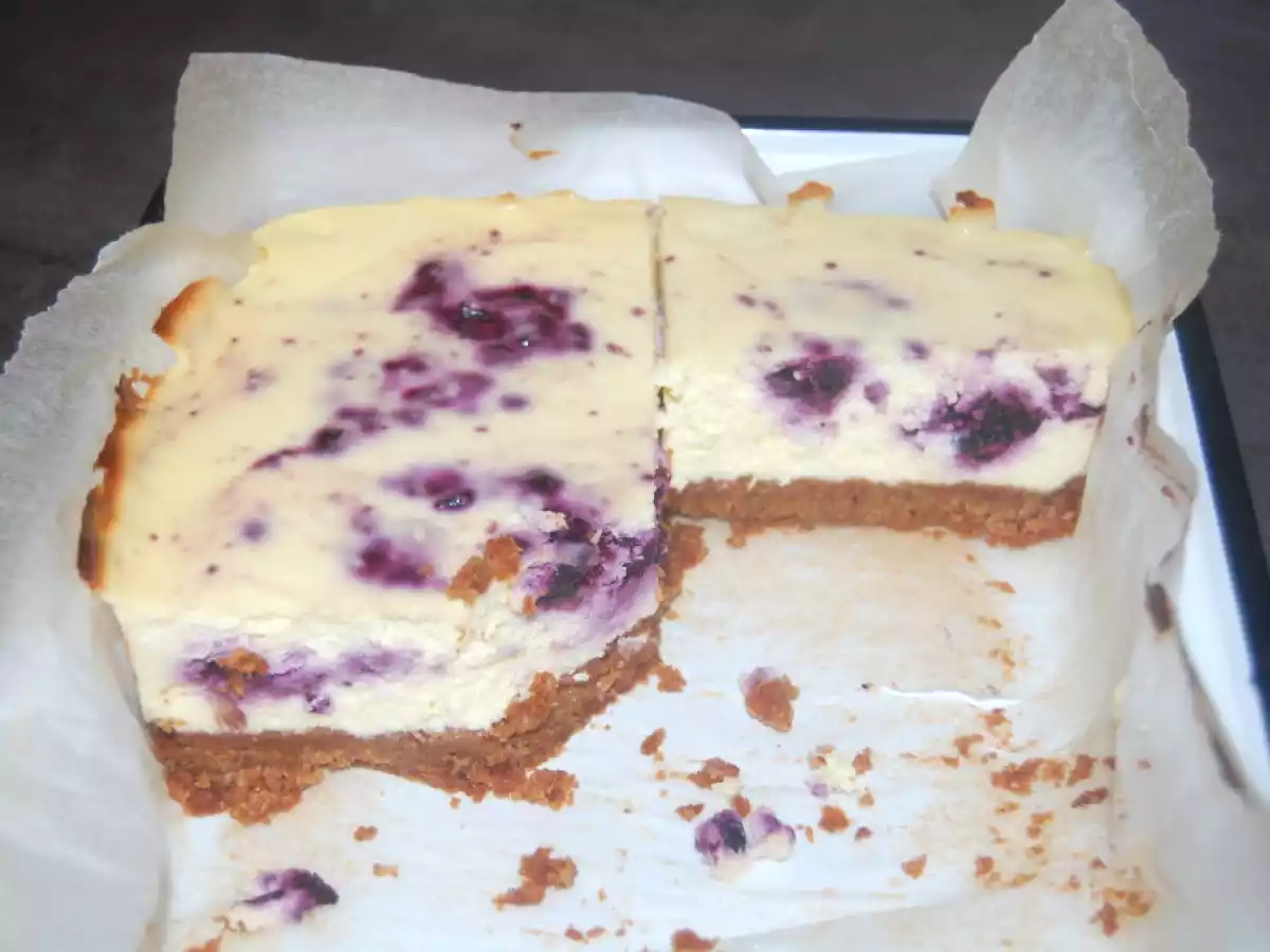 Prajitura cu branza si afine - poza 3