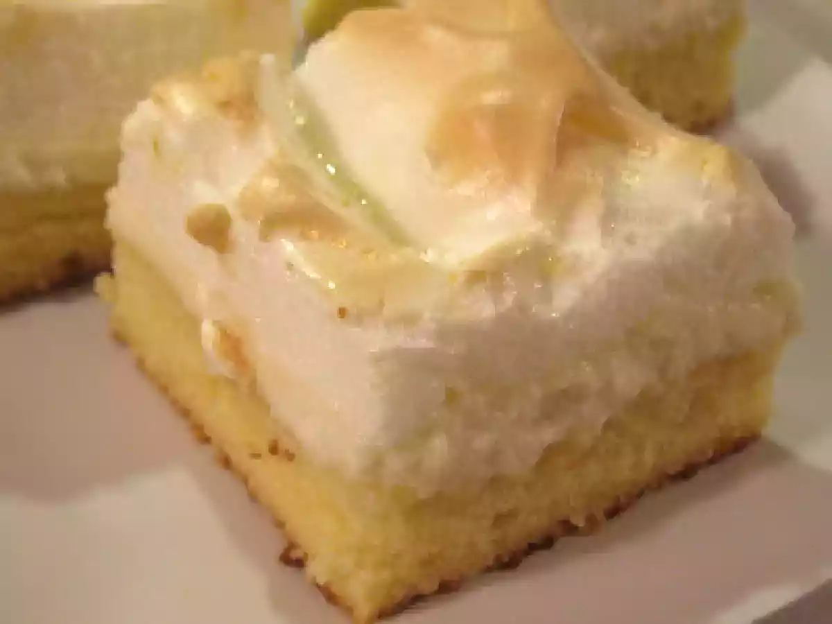 Prajitura cu branza si bezea