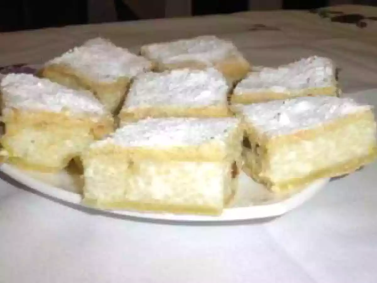 PRAJITURA CU BRANZA SI TAITEI