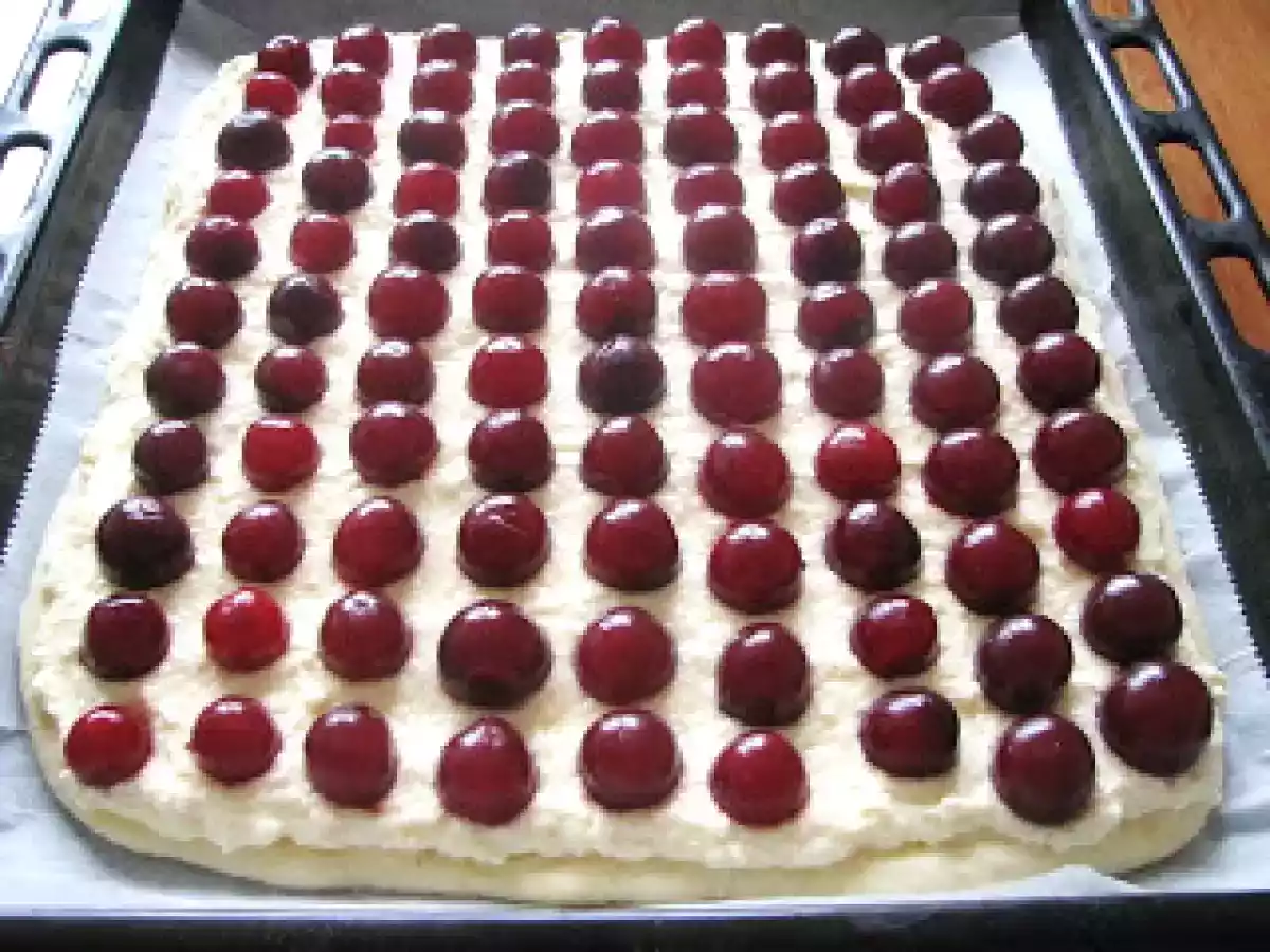 PRAJITURA CU BRANZA SI VISINE - poza 3