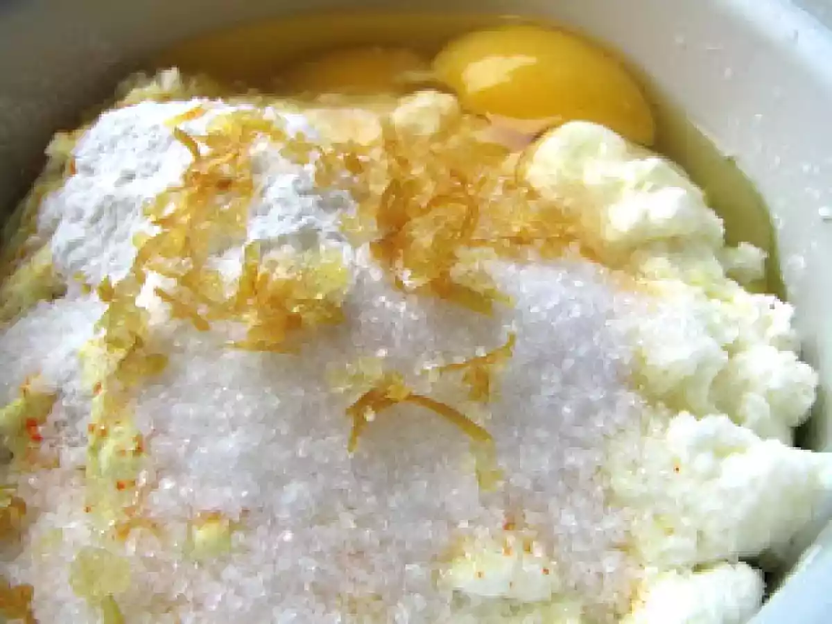 PRAJITURA CU BRANZA SI VISINE - poza 6