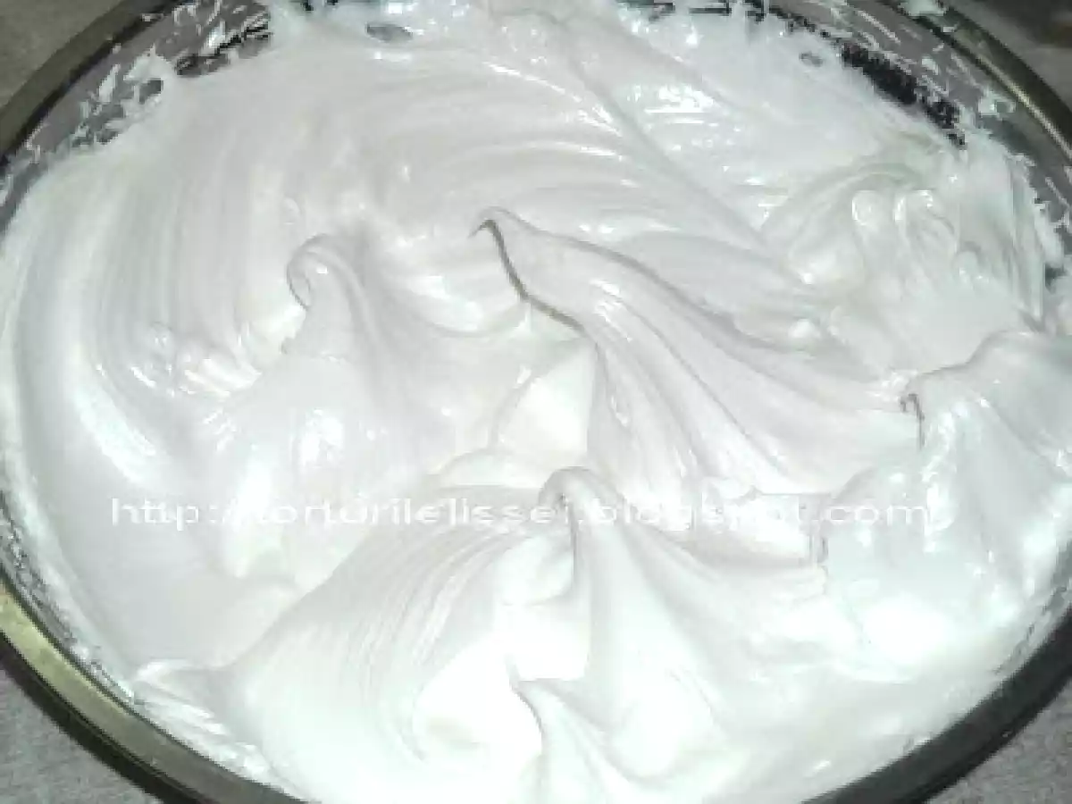 Prajitura cu cacao si spuma de albus - poza 3