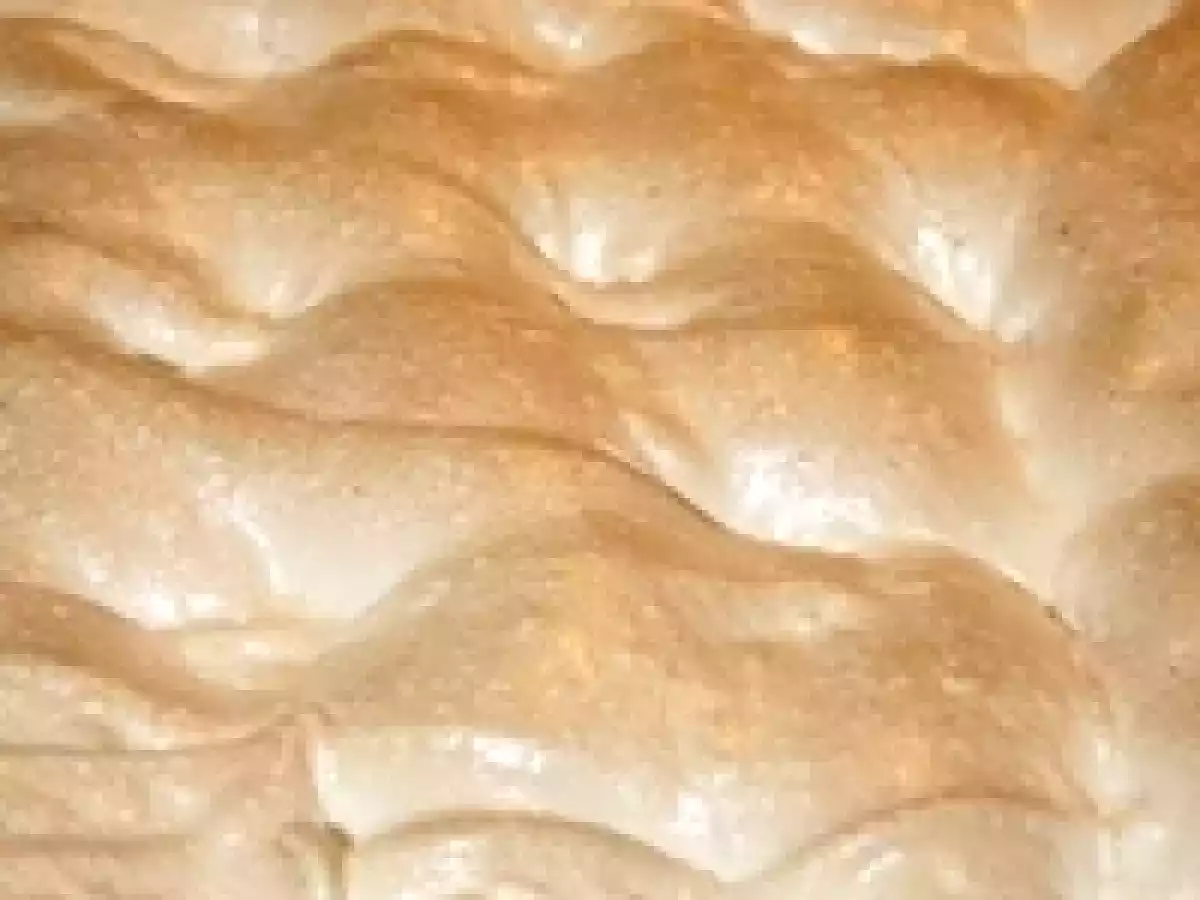 Prajitura cu caise si bezea - poza 5