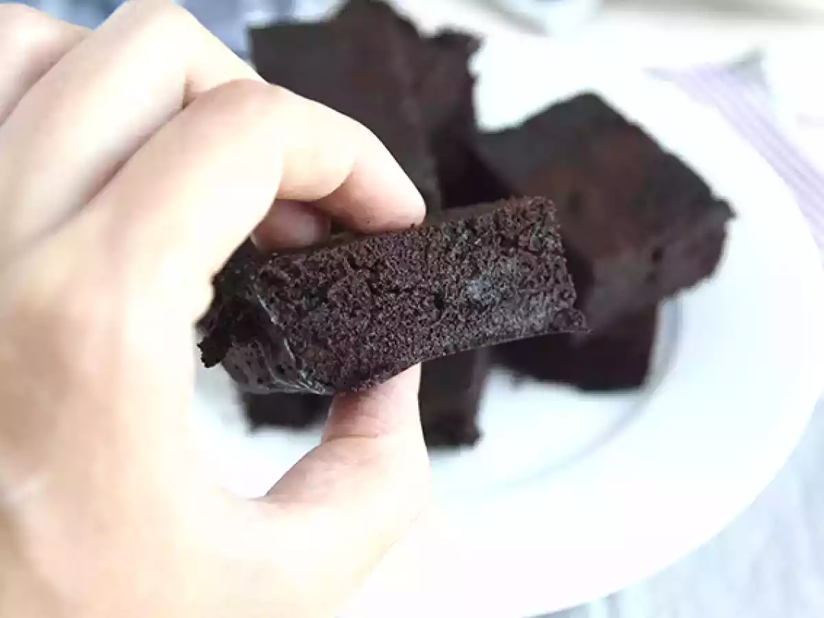 Prajitura cu ciocolata, fara oua, lactoza, la microunde - poza 2