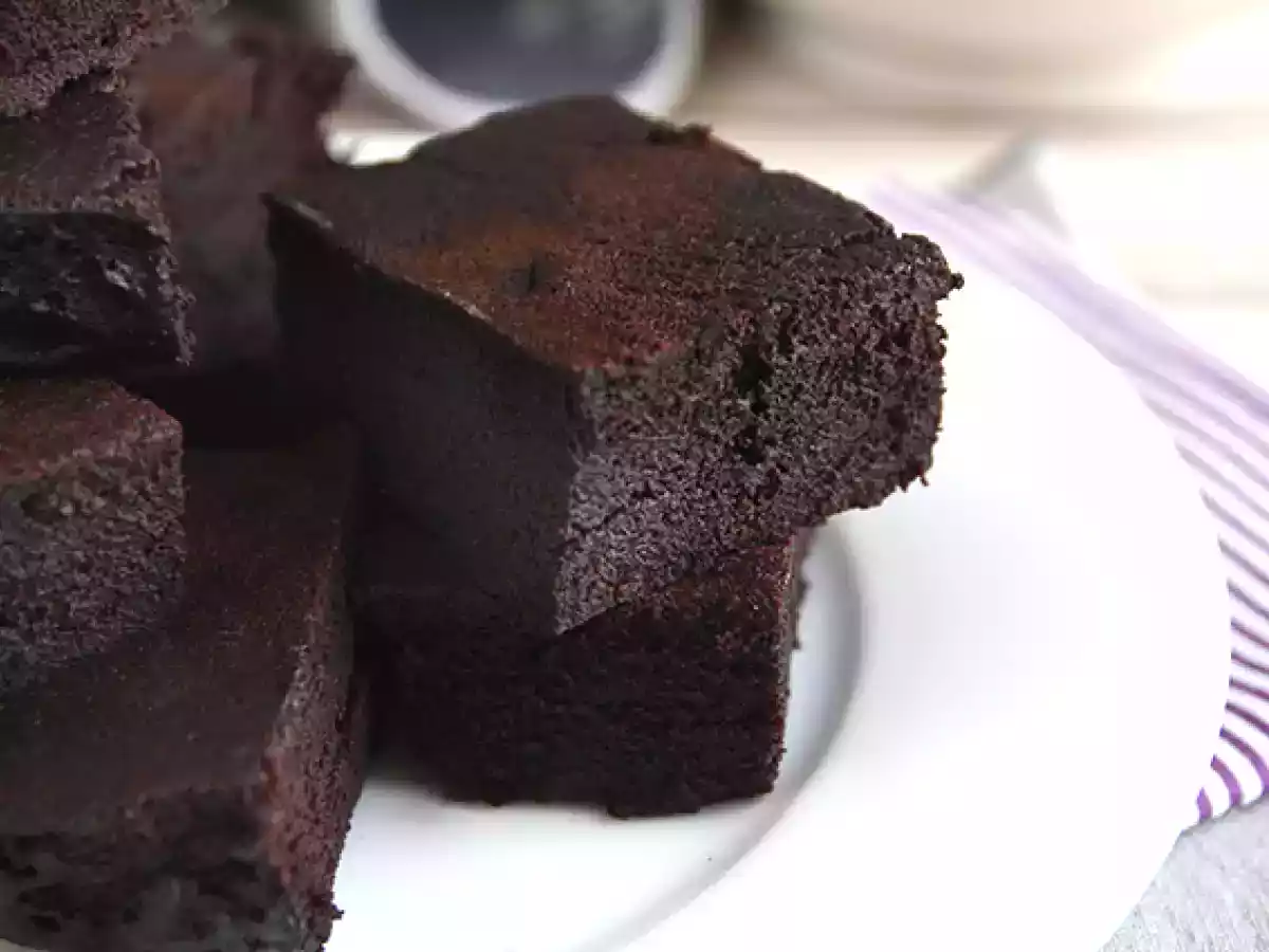 Prajitura cu ciocolata, fara oua, lactoza, la microunde - poza 3