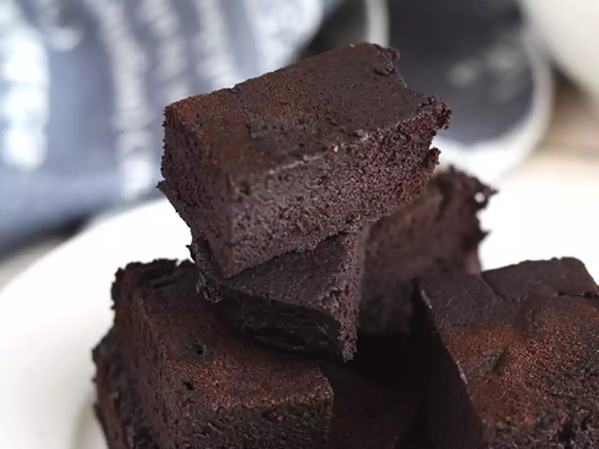 Prajitura cu ciocolata, fara oua, lactoza, la microunde - poza 4