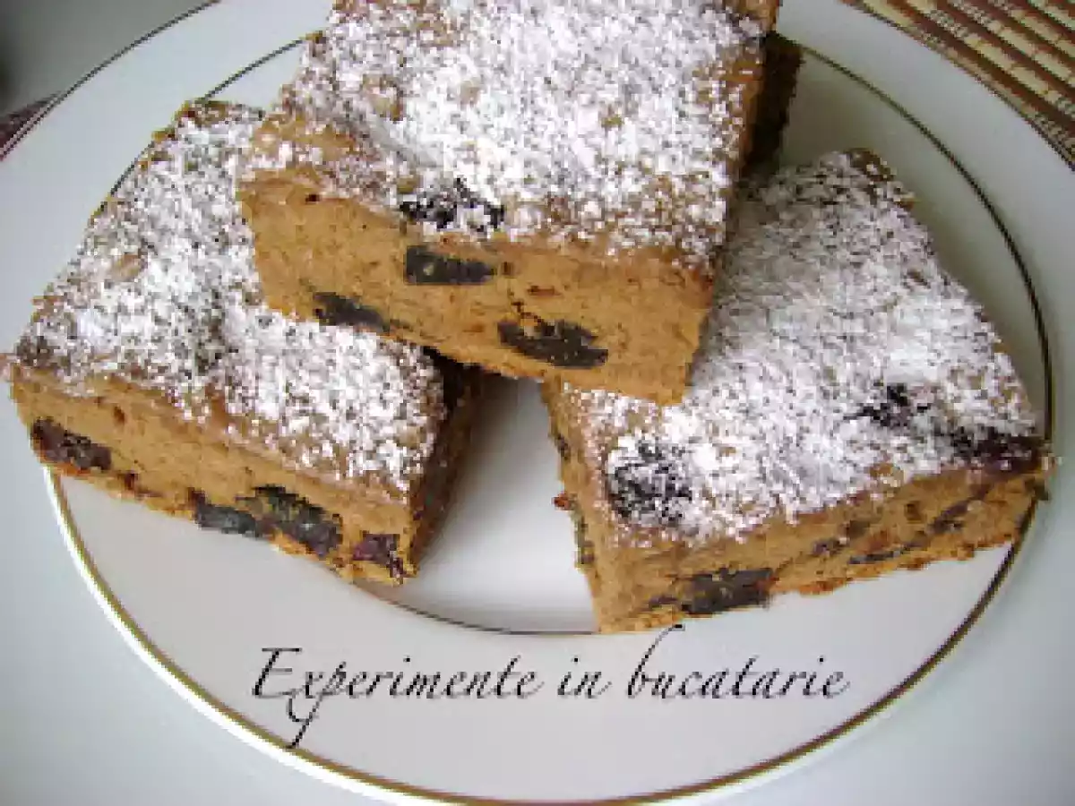 Prajitura cu ciocolata si prune uscate