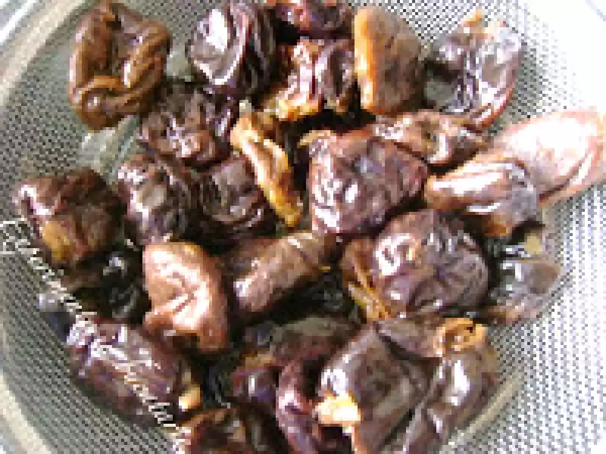 Prajitura cu ciocolata si prune uscate - poza 4