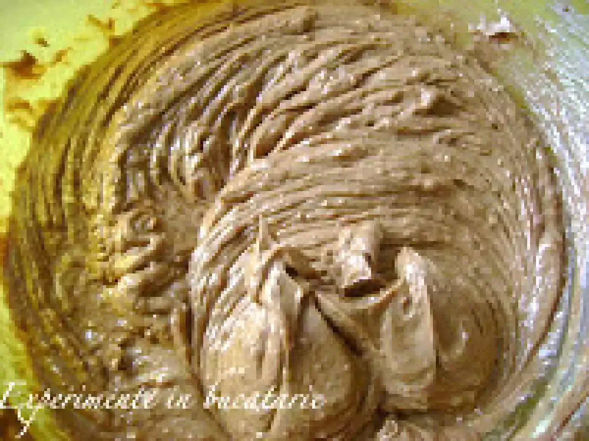 Prajitura cu ciocolata si prune uscate - poza 10