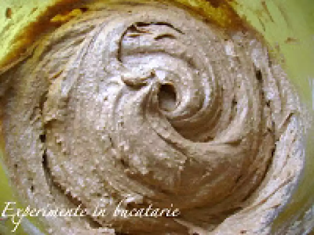 Prajitura cu ciocolata si prune uscate - poza 11