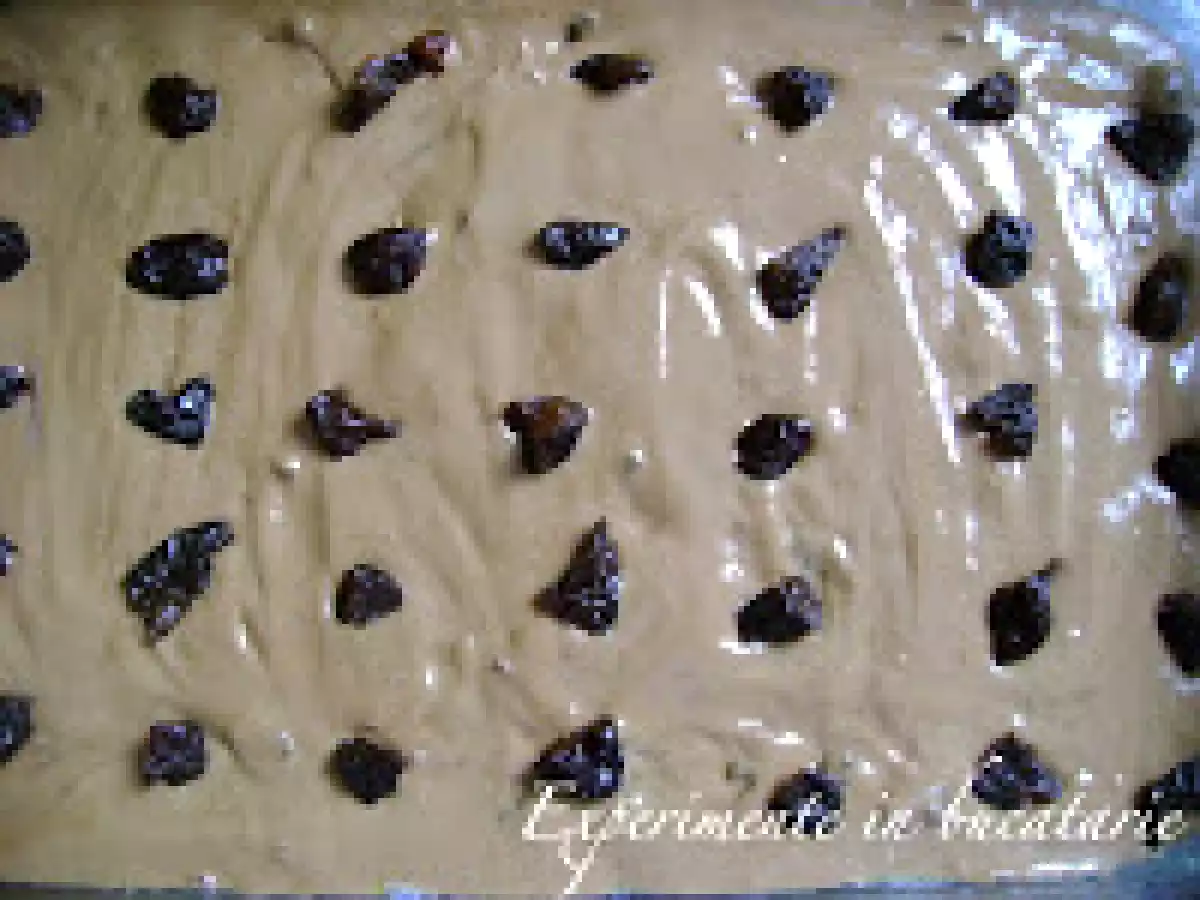 Prajitura cu ciocolata si prune uscate - poza 15