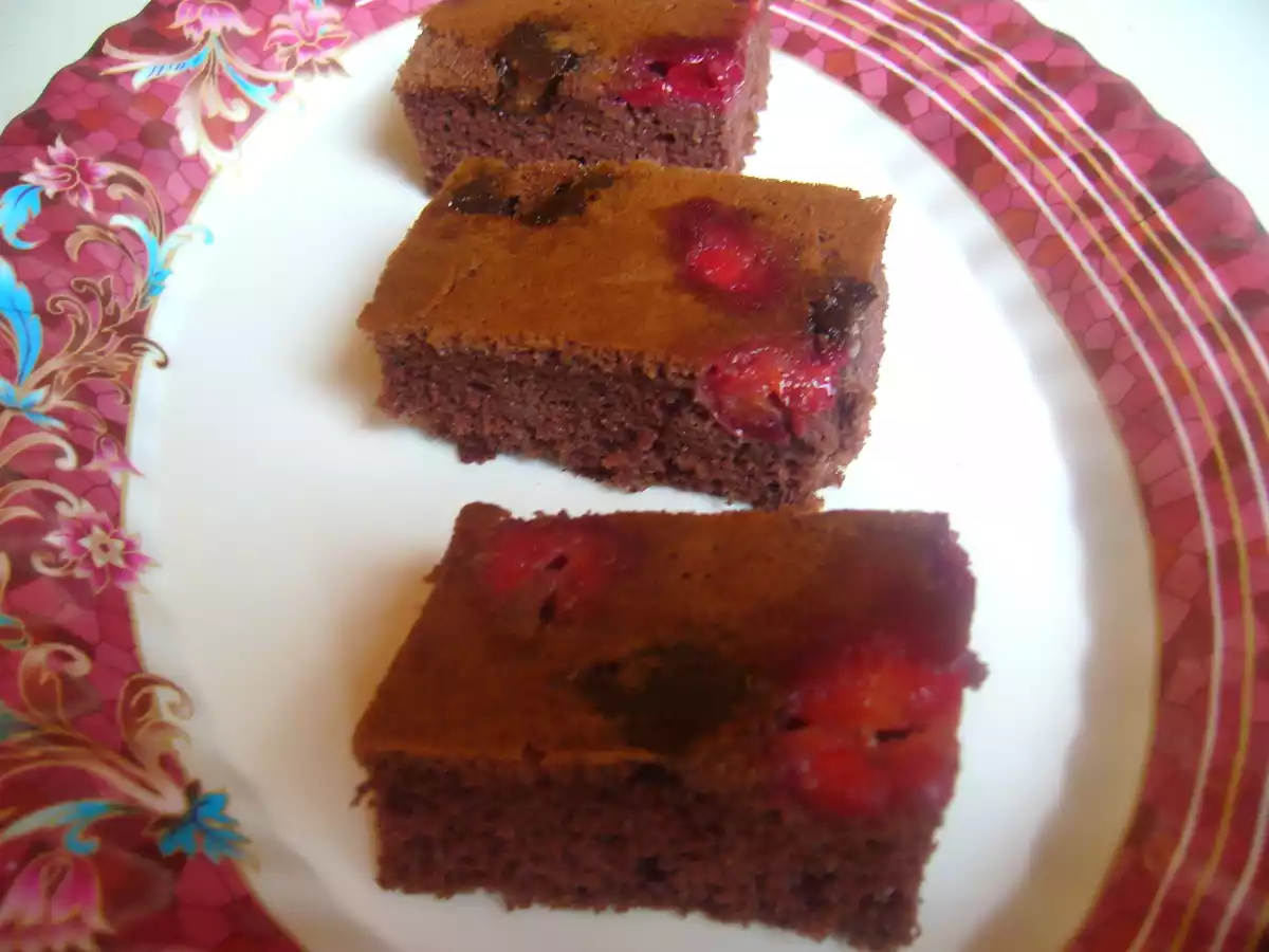 Prajitura cu ciocolata si visine - poza 3