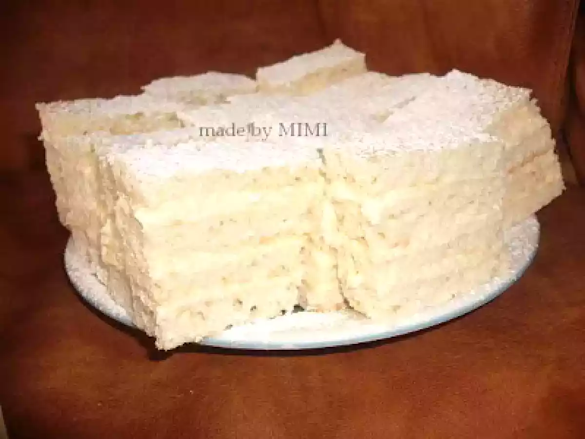 PRAJITURA CU CREMA DE LAMAIE