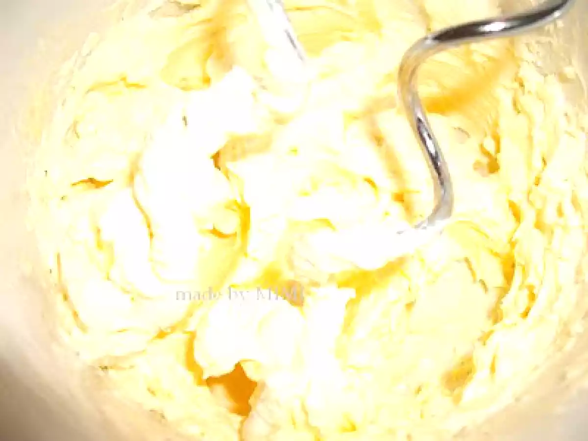 PRAJITURA CU CREMA DE LAMAIE - poza 5