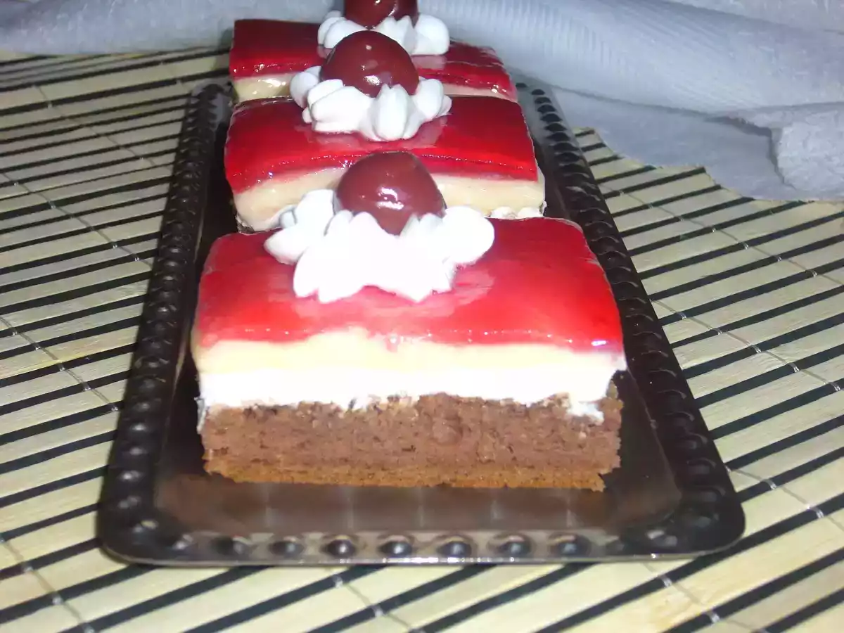 Prajitura cu doua creme si jeleu visine - poza 2