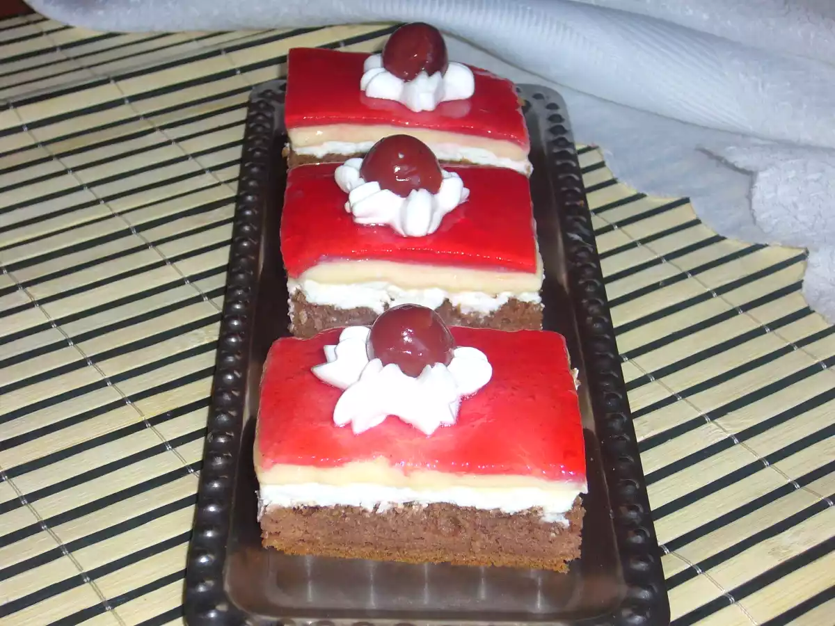 Prajitura cu doua creme si jeleu visine - poza 3