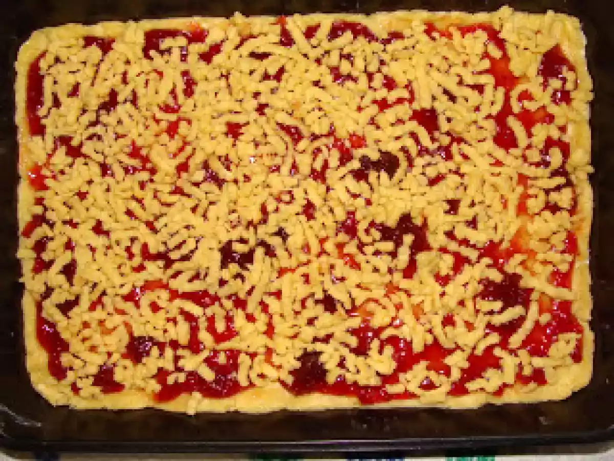 Prajitura cu dulceata, cocos si bezea - poza 3