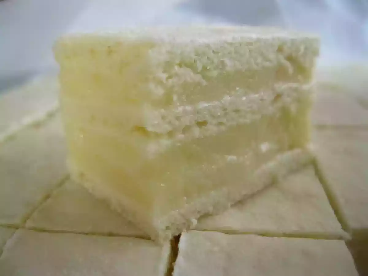 Prajitura cu foi albe